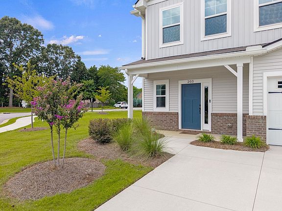 3rd image of 203 Taylor Woods Ct
