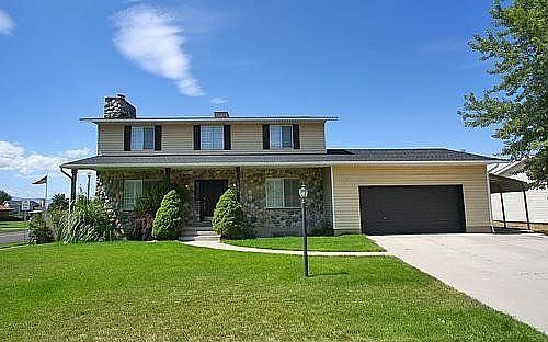 For Sale: 10098 Countrywood Dr, Sandy, Utah 84092