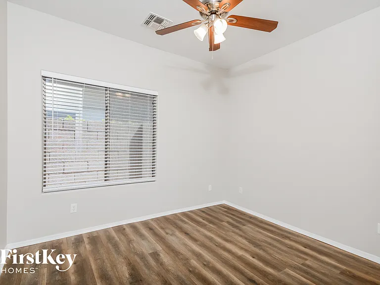 3606 N 129th Ave — Photo 12