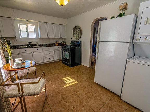 3rd image of 2816 8th Ave S