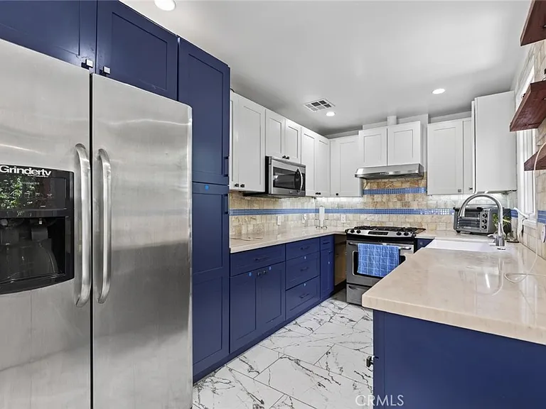14243 Community St — Photo 7