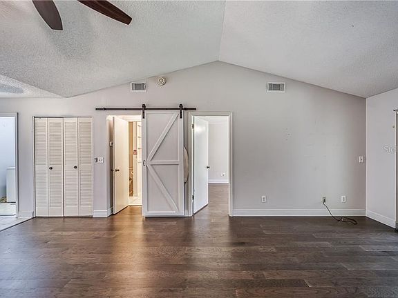 4th image of 323 Knottwood Ct #2