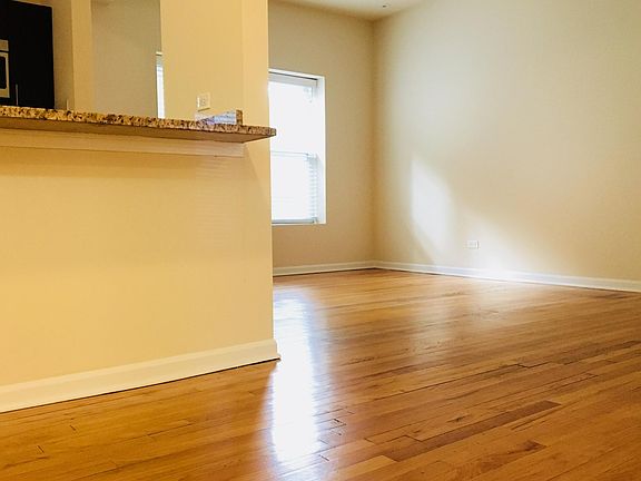 3rd image of 4742 S Greenwood Ave APT 3E