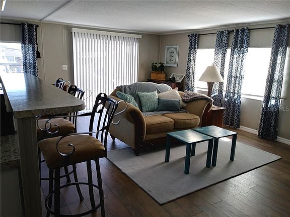 2nd image of 1837 Hess Dr