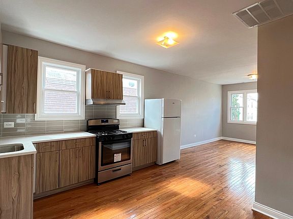 5th image of 4517 S Marshfield Ave