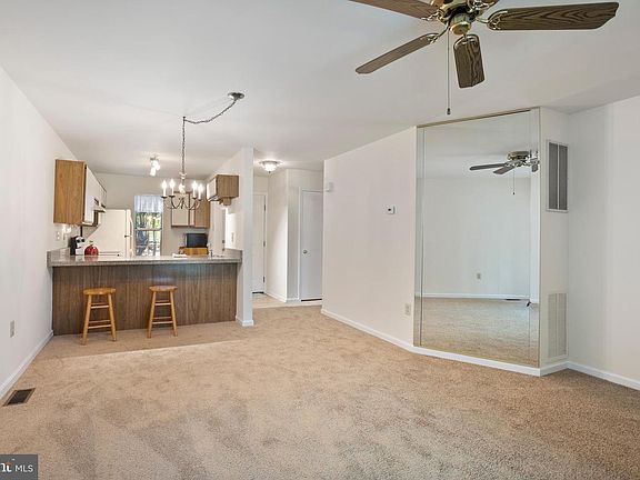 5th image of 320 Cashel Ct #320