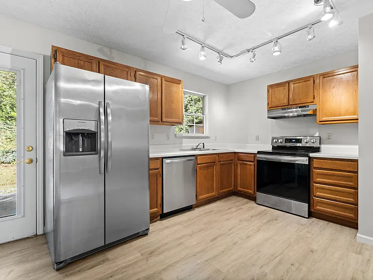 3925 Abercorn Rd — Photo 8