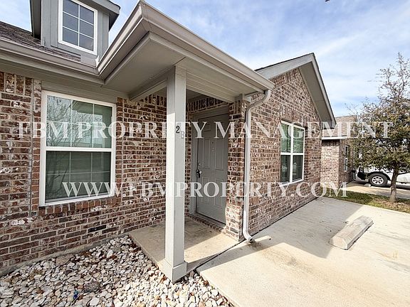 3rd image of 1050 E Burnett St #2B