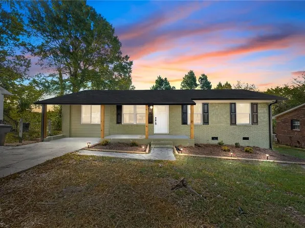 1226 Lewis St, Eden, NC 27288