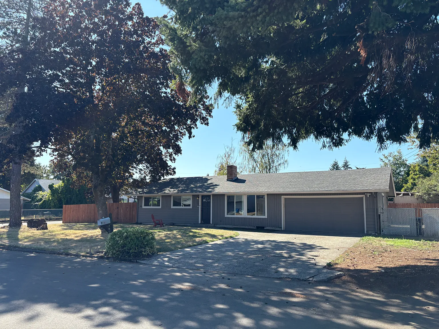 3 bed, 1.5 bath, 1568 sqft, $2,400 — Photo 1