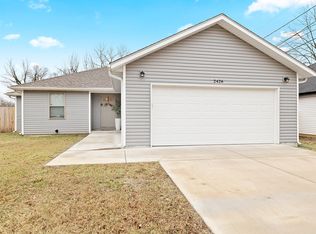 2426 E Atlantic St, Springfield, MO 65803