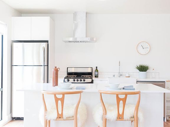 4th image of 1129 N Virgil Ave #11295