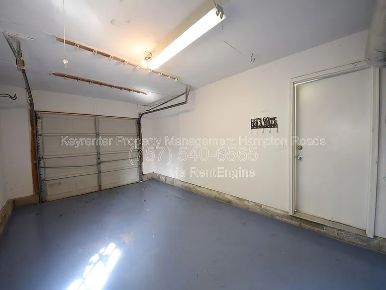 1549 River Creek Cres — Photo 40