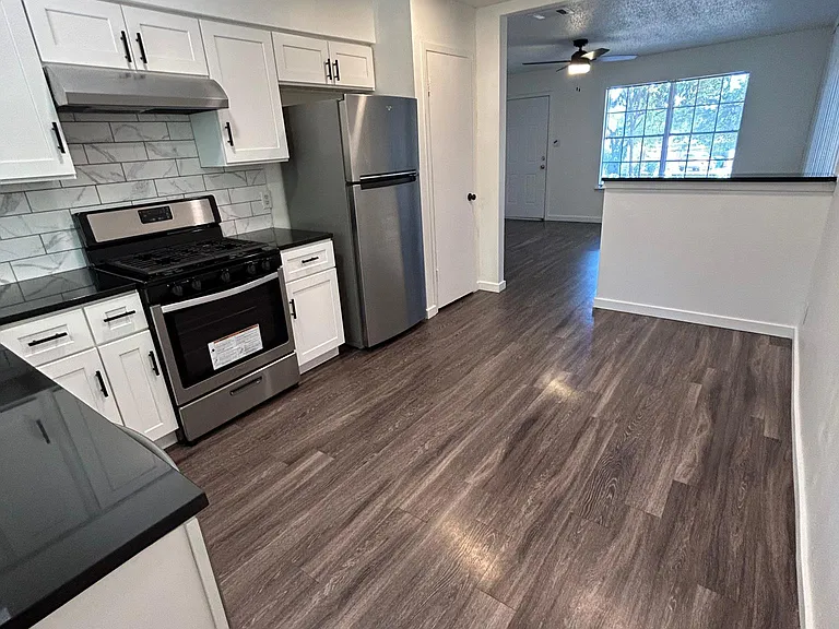 3318 Dolphin Dr #C — Photo 10