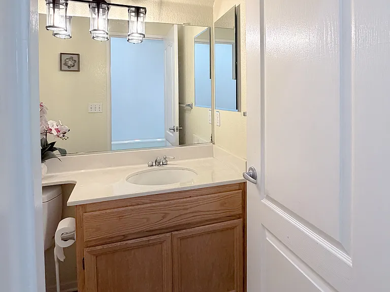 104 Windjammer Ct — Photo 6