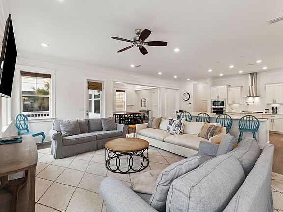 3rd image of 38 E Crabbing Hole Ln