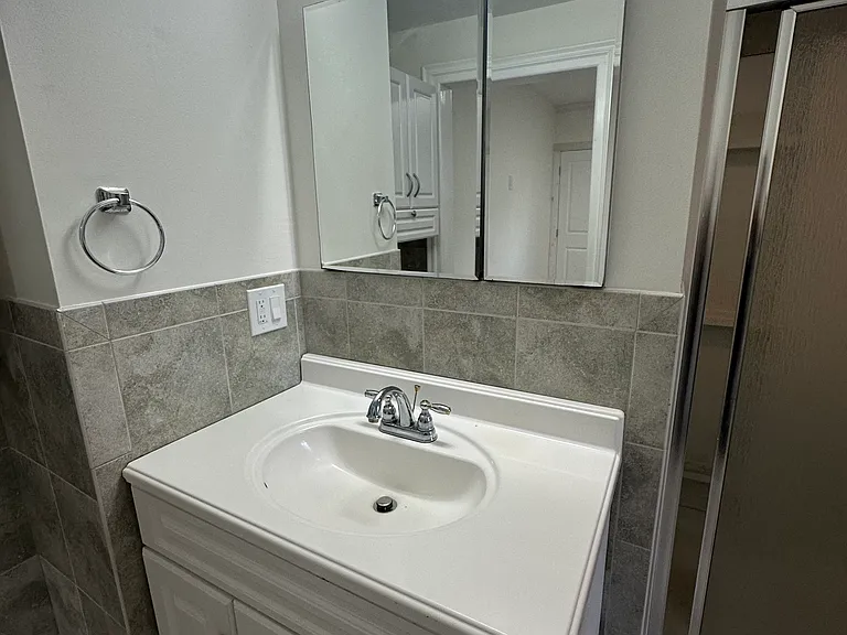 73 Asylum St #1 — Photo 12