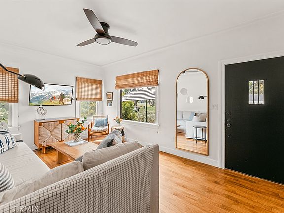 2nd image of 816 11th St