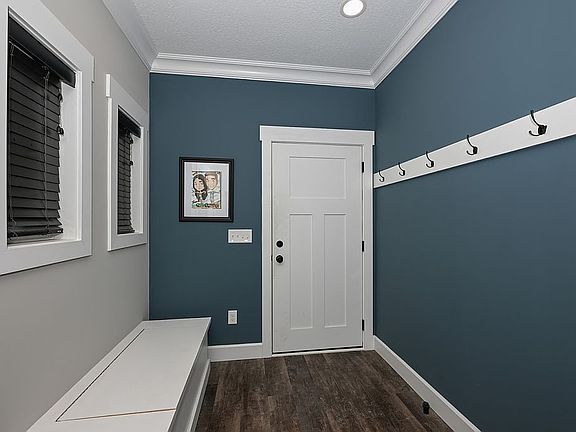 3rd image of 4002 Argyle Ln