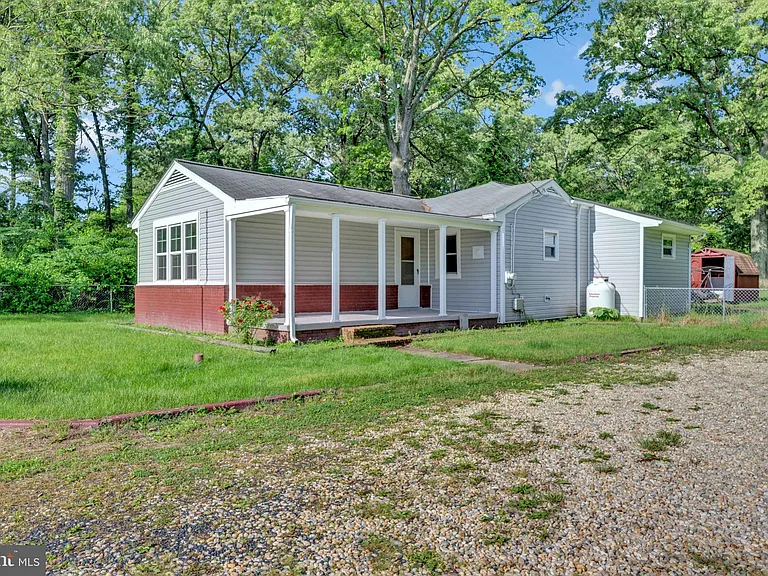 8206 Waterford Rd — Photo 1