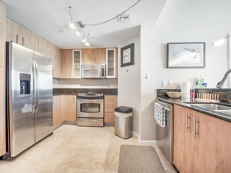 7910 Harbor Island Dr #801 — Photo 4