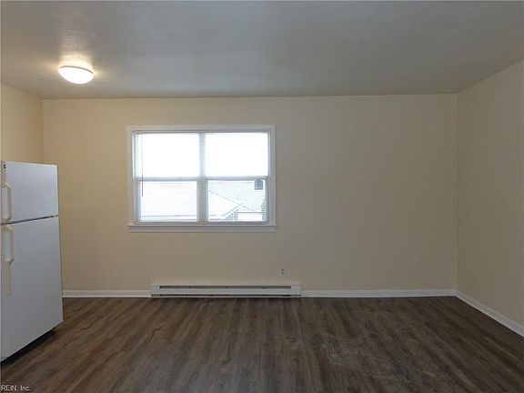 3rd image of 9616 1st Bay St APT 7