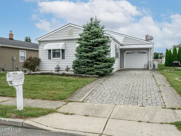 8 Lumsden Street, Toms River, NJ 08757