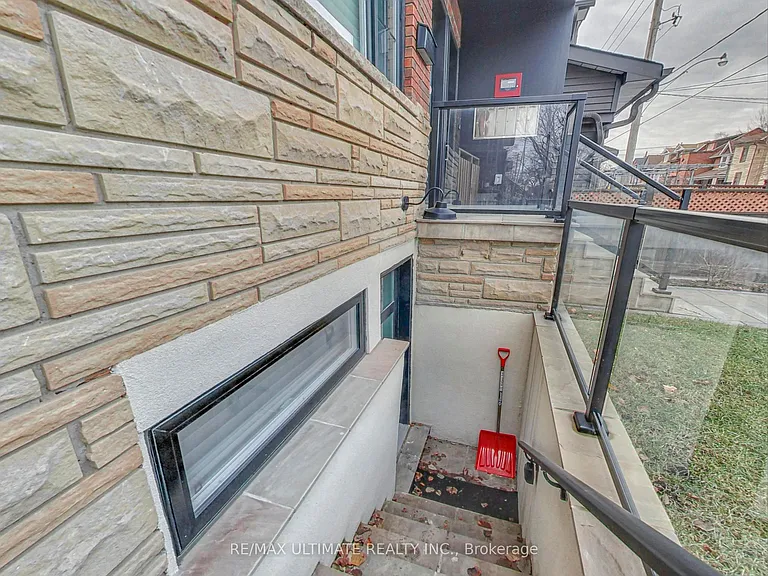 115 Wallace Ave #3 — Photo 2