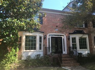 8001 Westover Dr, Prospect, KY 40059