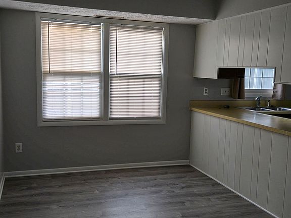 4th image of 1253 Colonial Dr