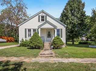 301 Red Oak Ave E, Rosebud, MO 63091