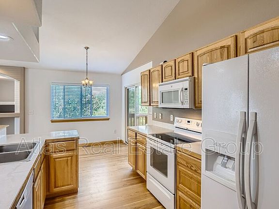4th image of 5321 W 2nd St