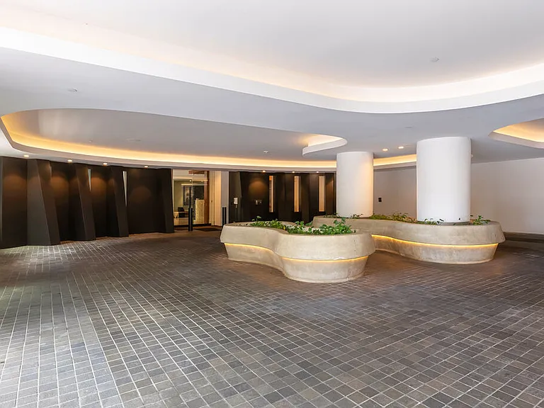 10777 Wilshire Blvd #405 — Photo 32