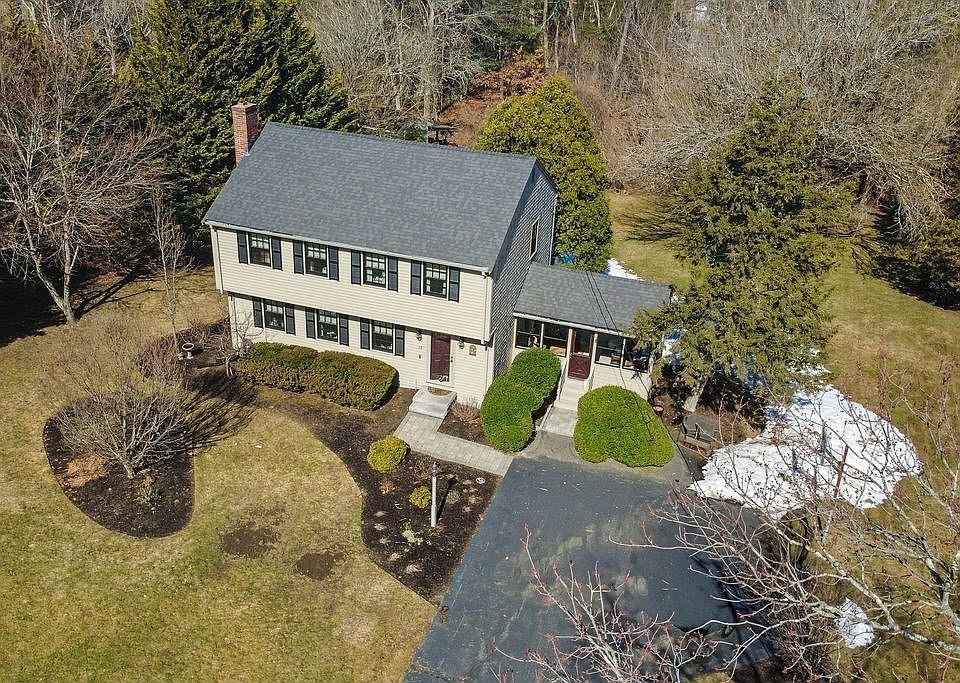 1st image of 39 Cranberry Ln
