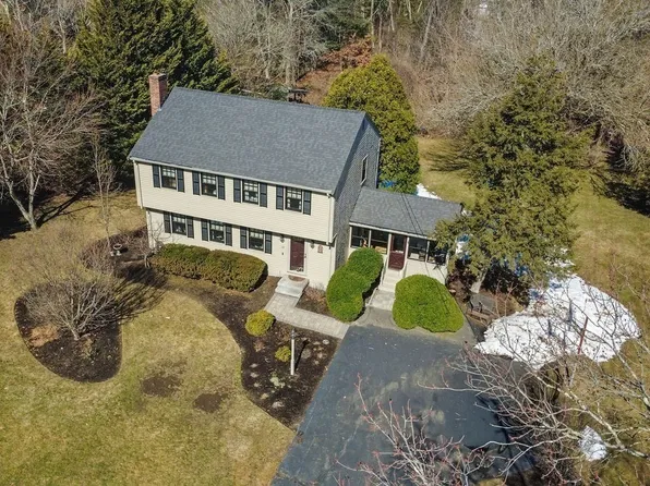 39 Cranberry Ln, South Easton, MA 02375