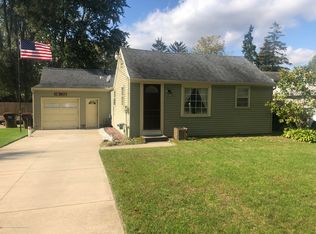 15870 Park Lake Rd, East Lansing, MI 48823