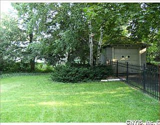 2nd image of 326 Farmer St