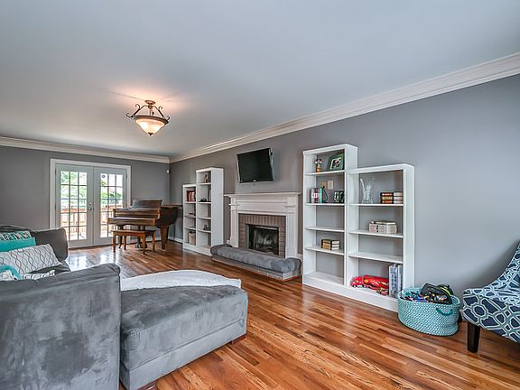 5th image of 1527 Birchwood Cir