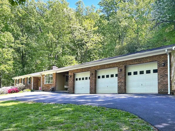 99 Carefree Ln, Boyce, VA 22620