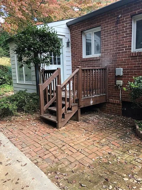 712 A N Avalon Rd — Photo 2