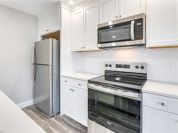 4th image of 827 E Gulf DR #K2