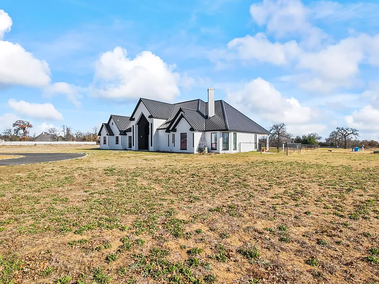 5090 US Highway 377 S — Photo 5