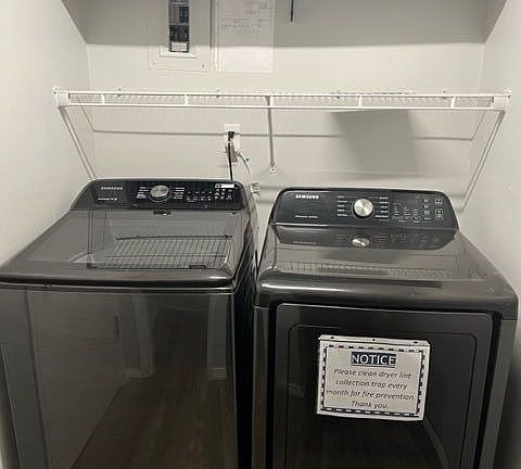 2nd image of 3708 Bryn Mawr Dr NE APT B