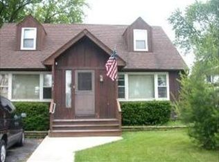 215 W Army Trail Blvd, Addison, IL 60101