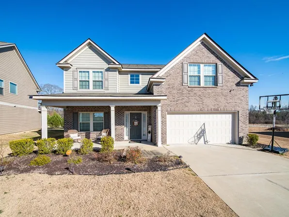 314 Red Oak Pl, Smiths Station, AL 36877