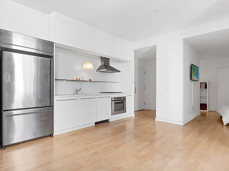 15 Broad St #1601 — Photo 4