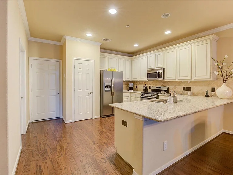 22 Bettina Ln — Photo 8