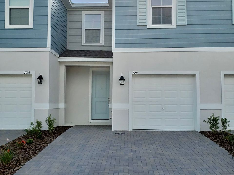 1st image of 729 Maple Oak Dr