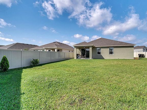 Oversized Fenced Yard 
