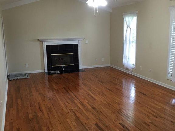 4th image of 2744 Park West Dr
